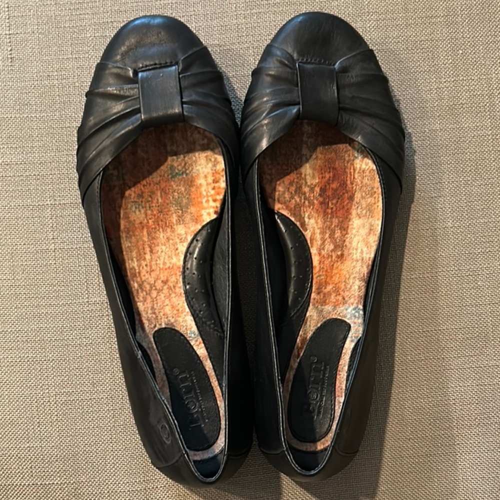 Born Women's Black Leather Flats